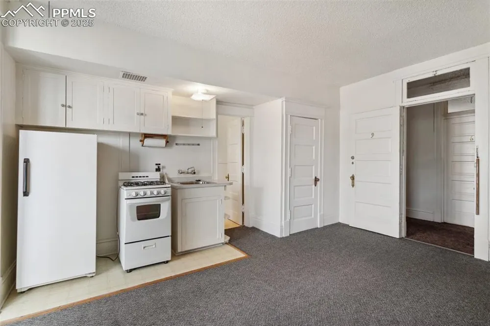 1215 Nevada Avenue Colorado Springs, CO 80903