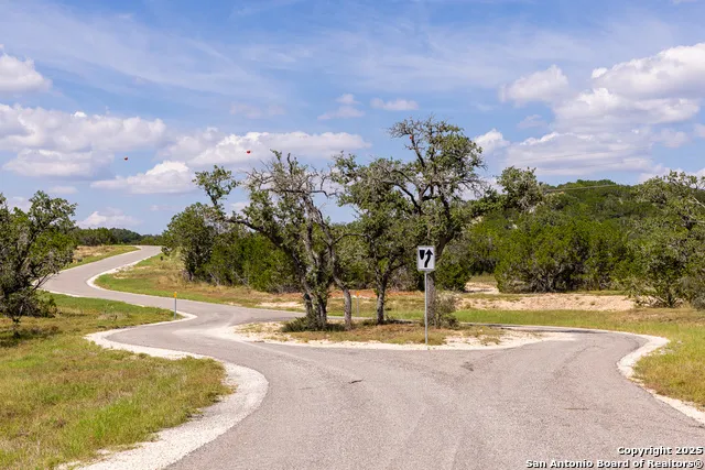 192 Dark Sky Path Kerrville, TX 78028