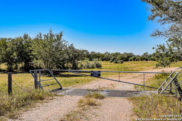 TBD FM 682 Yoakum, TX 77995