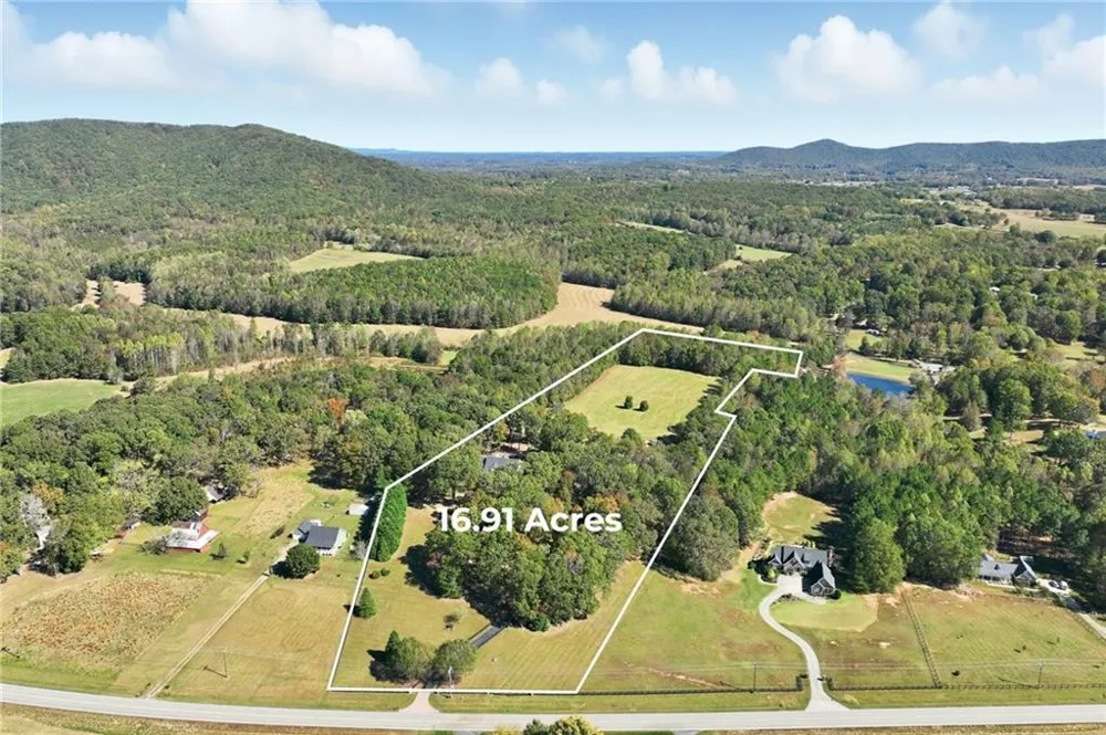 6752 Shoal Creek Road Clermont, GA 30527