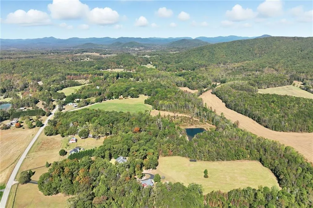 6752 Shoal Creek Road Clermont, GA 30527