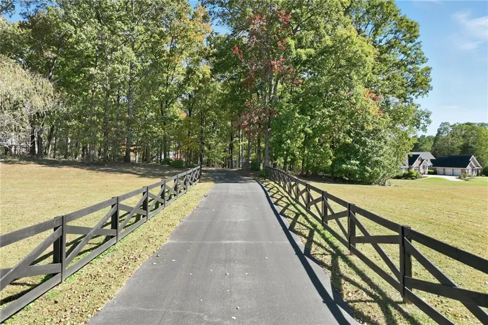 6752 Shoal Creek Road Clermont, GA 30527