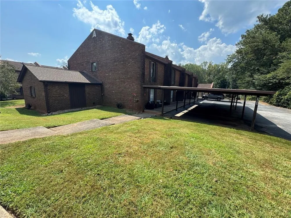 17 A Little Mountain Village Ellenwood, GA 30294