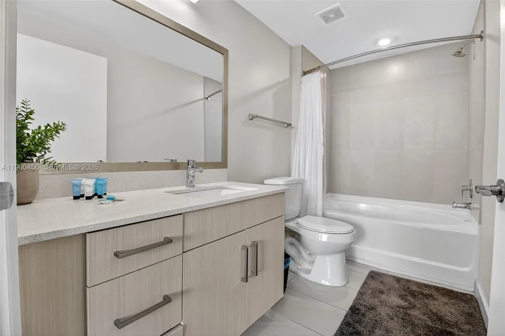 1110 NW 1 ST #705 Miami, FL 33128