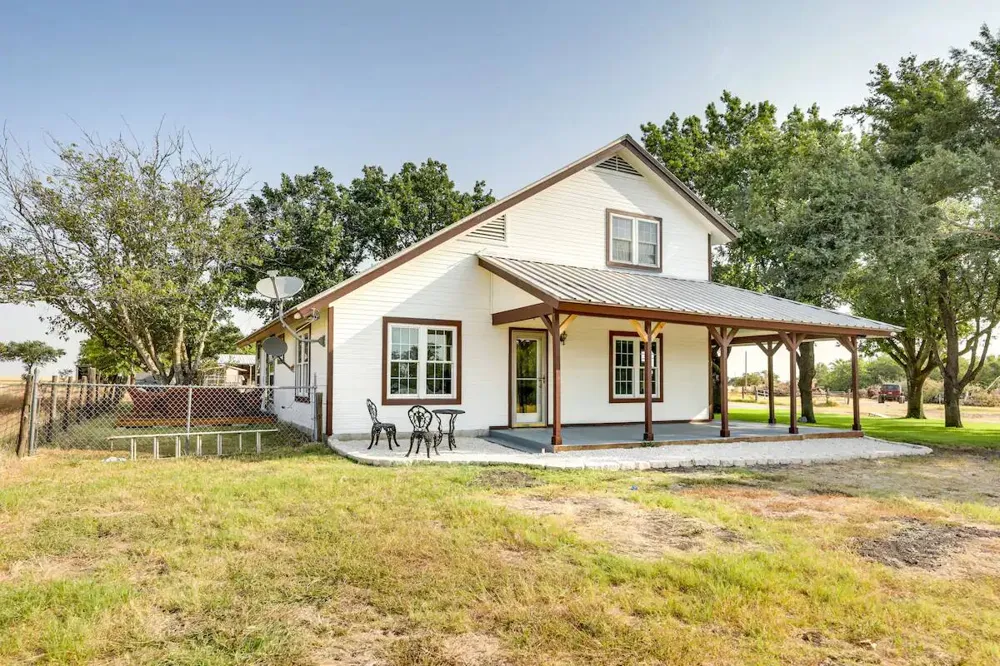 1616 County Road 463 Elgin, TX 78621