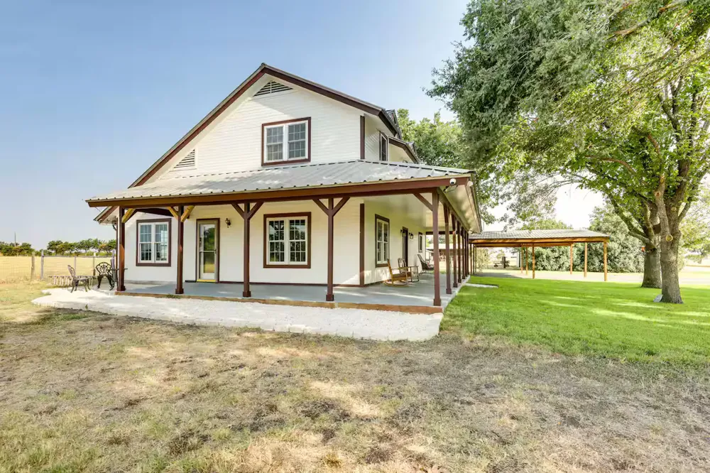 1616 County Road 463 Elgin, TX 78621