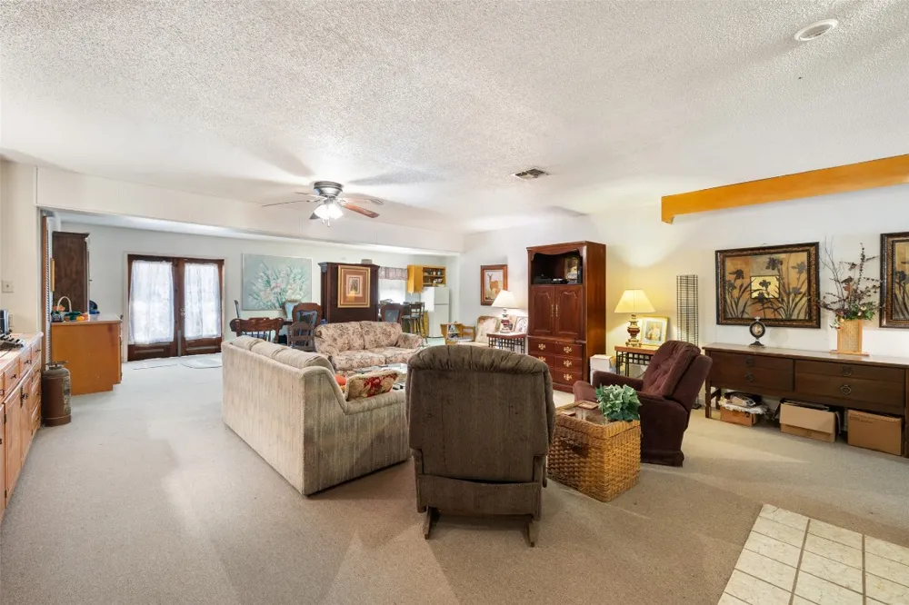 14691 E Us Highway 290 Stonewall, TX 78671
