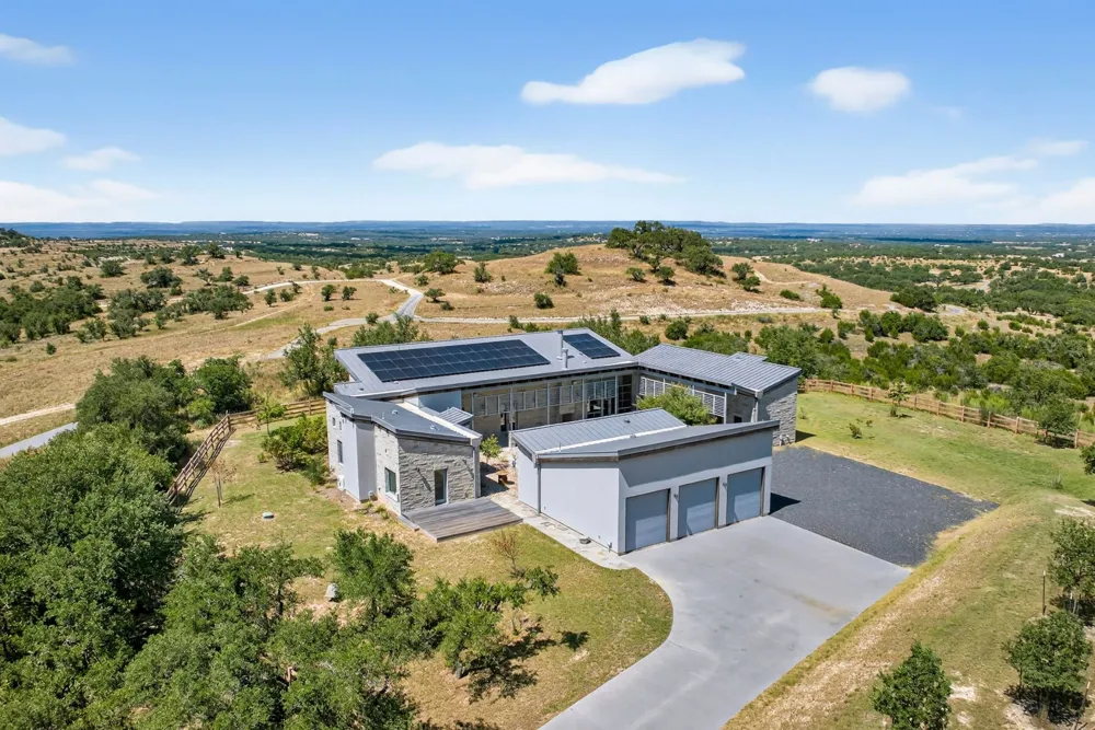 353 Agarita Way Johnson City, TX 78636
