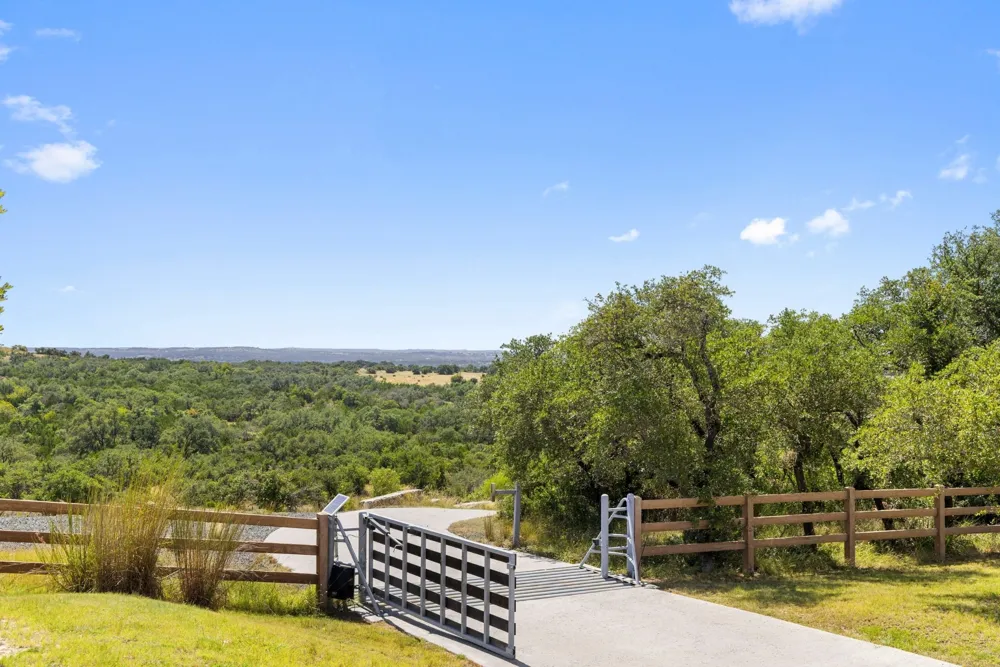 353 Agarita Way Johnson City, TX 78636