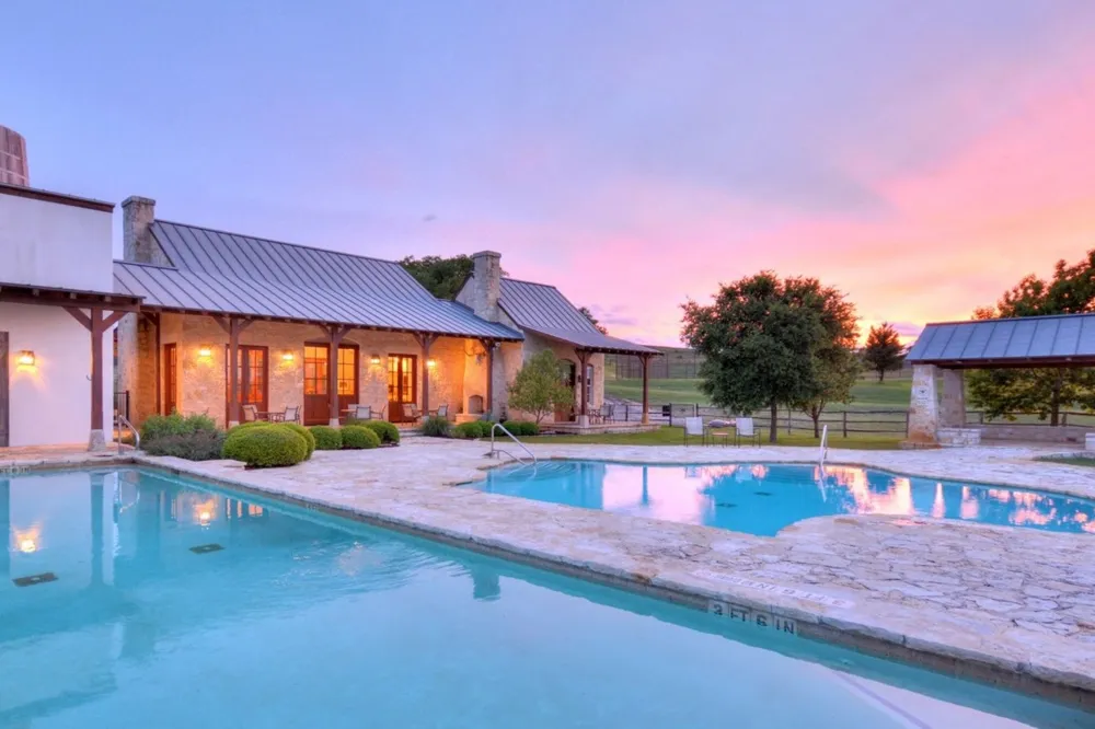 353 Agarita Way Johnson City, TX 78636