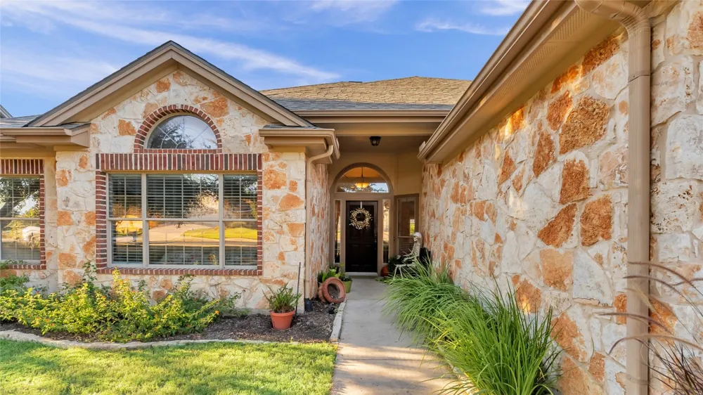108 Natalies Point Burnet, TX 78611