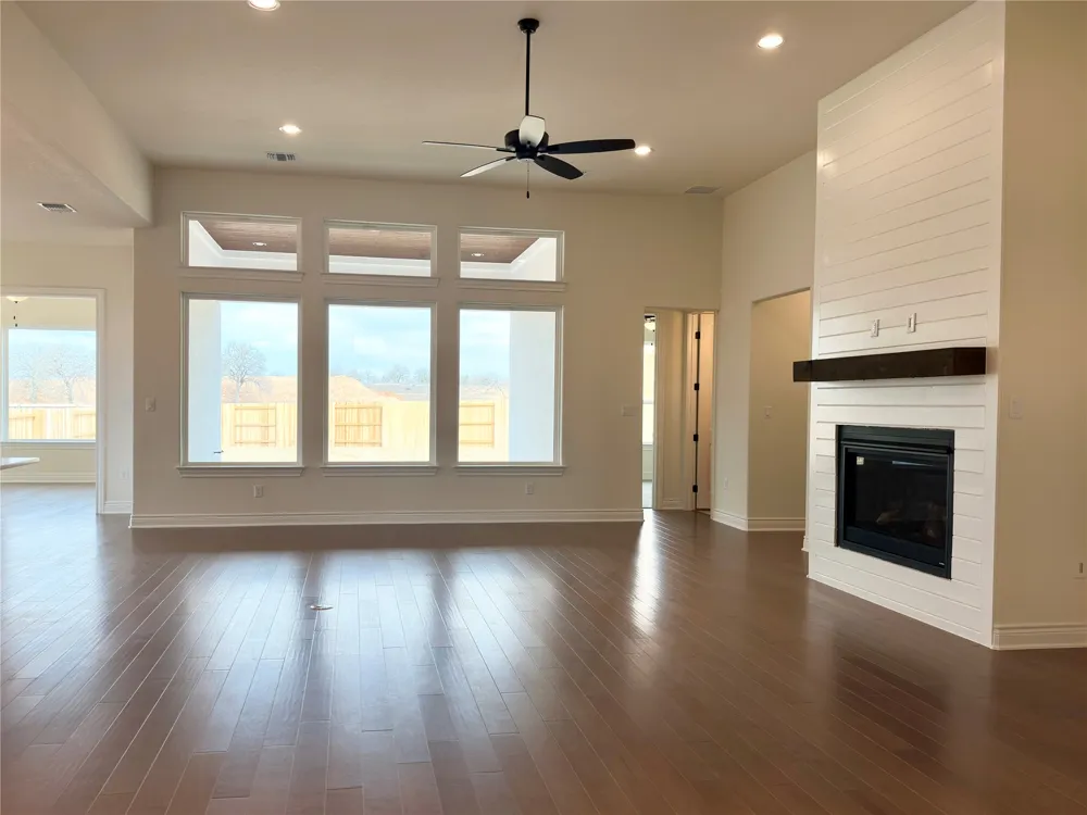 144 Agua Dulce Bastrop, TX 78602