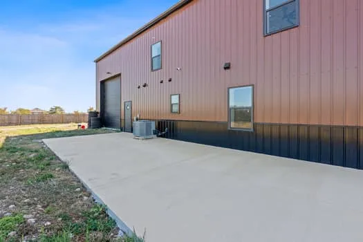 109 La Fortuna Drive Del Valle, TX 78617