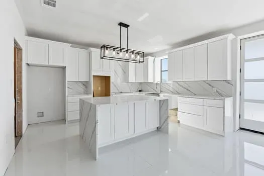 109 La Fortuna Drive Del Valle, TX 78617