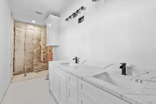 109 La Fortuna Drive Del Valle, TX 78617