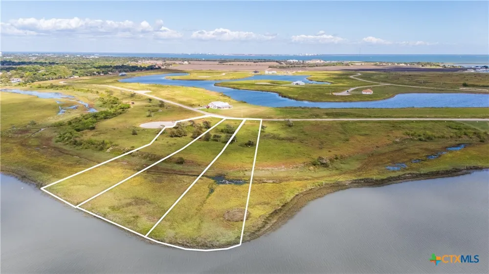 15 Redfish Retreat Drive Port Lavaca, TX 77979