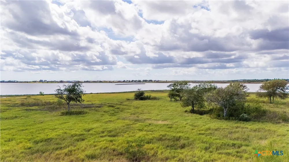 15 Redfish Retreat Drive Port Lavaca, TX 77979