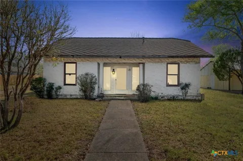 809 S Pecan Avenue