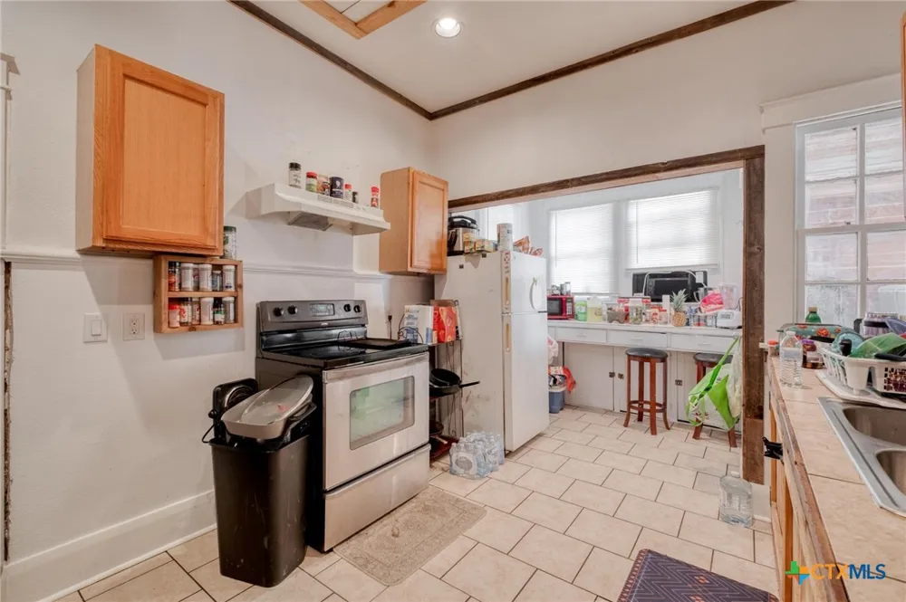 809 S Pecan Avenue Luling, TX 78648
