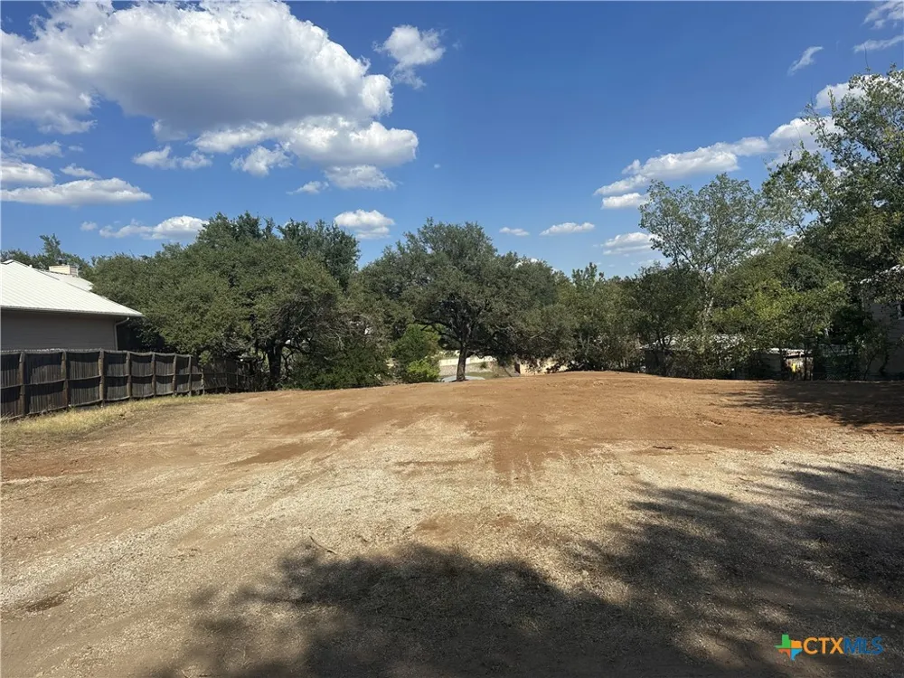 525 CR 136A Kingsland, TX 78639