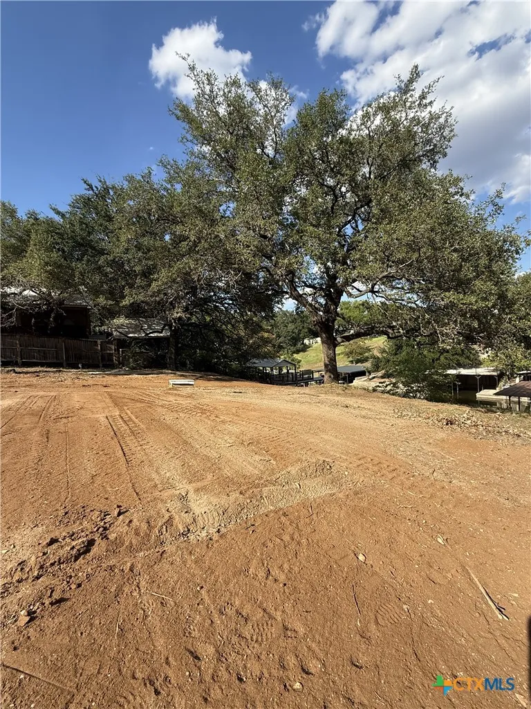 525 CR 136A Kingsland, TX 78639