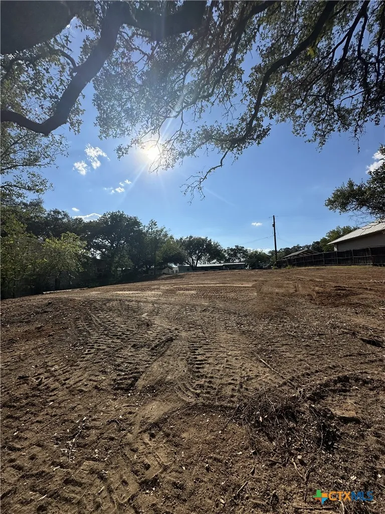 525 CR 136A Kingsland, TX 78639