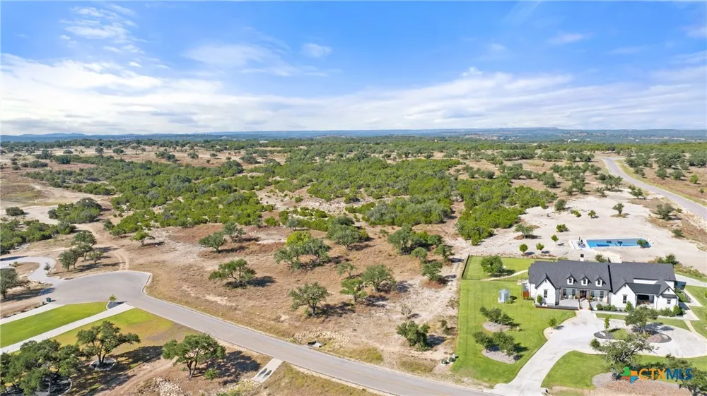 2058 Legacy Hills Drive Johnson City, TX 78636