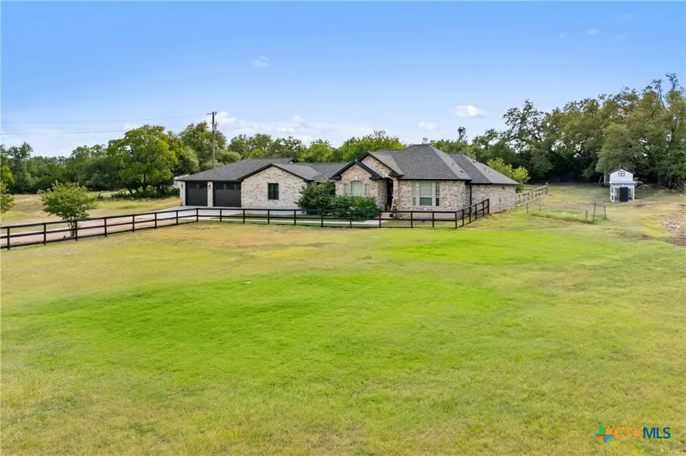 213 Beauchamp Road Dripping Springs, TX 78620