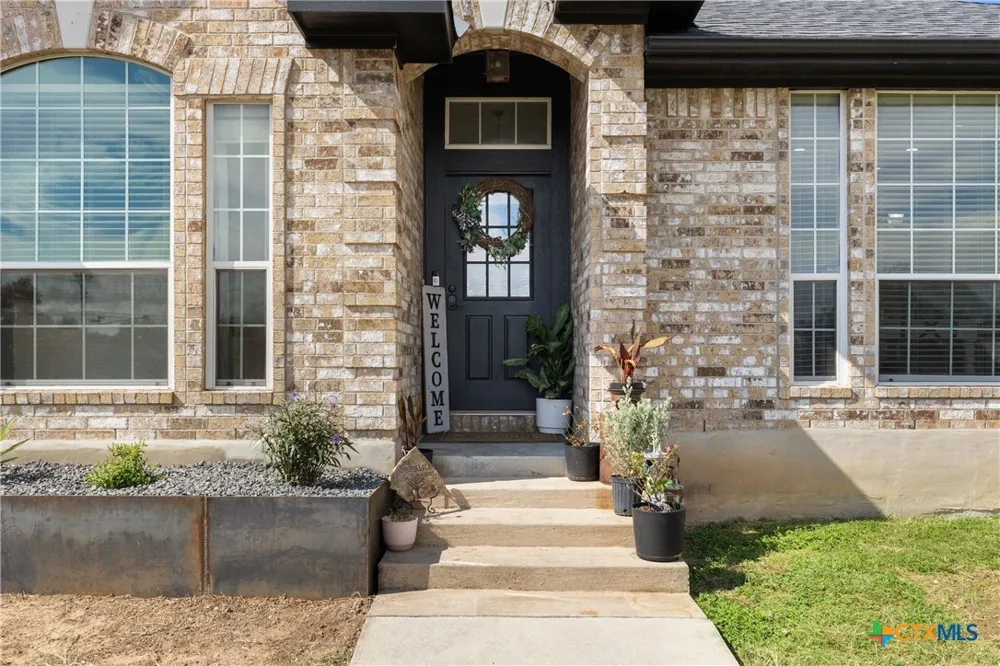 213 Beauchamp Road Dripping Springs, TX 78620