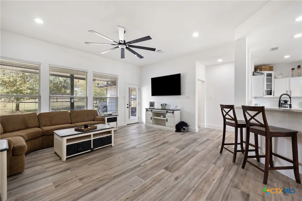 213 Beauchamp Road Dripping Springs, TX 78620