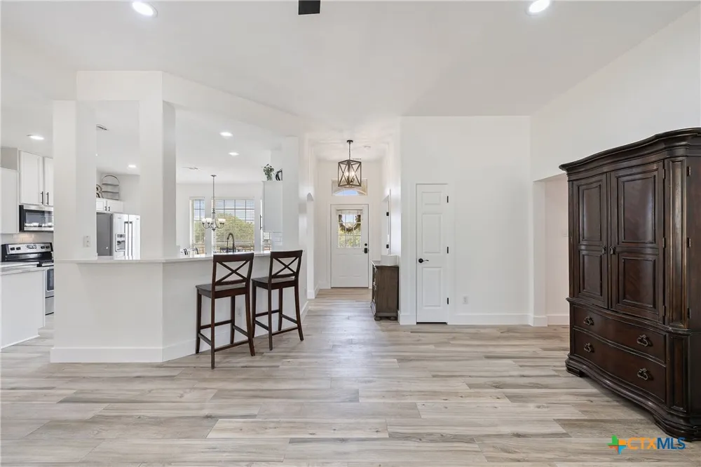 213 Beauchamp Road Dripping Springs, TX 78620