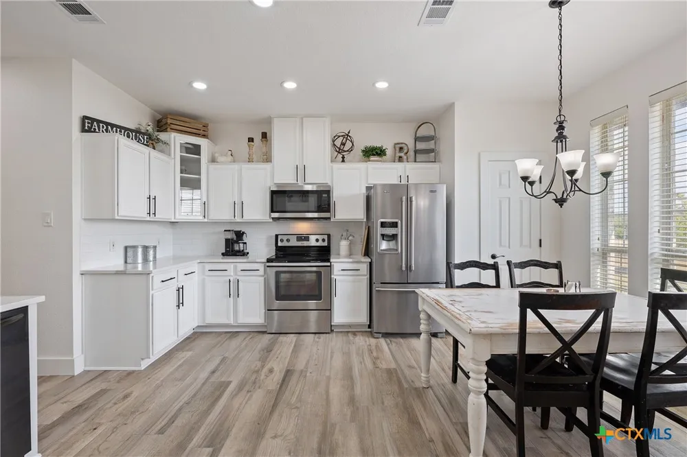 213 Beauchamp Road Dripping Springs, TX 78620