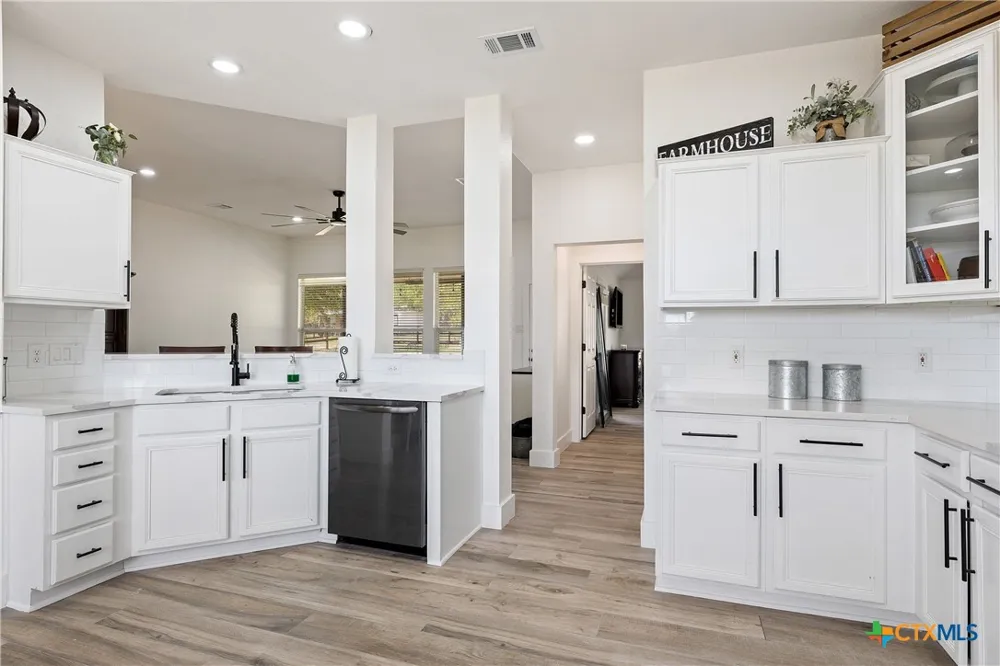 213 Beauchamp Road Dripping Springs, TX 78620