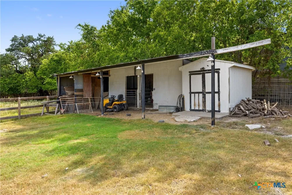 213 Beauchamp Road Dripping Springs, TX 78620