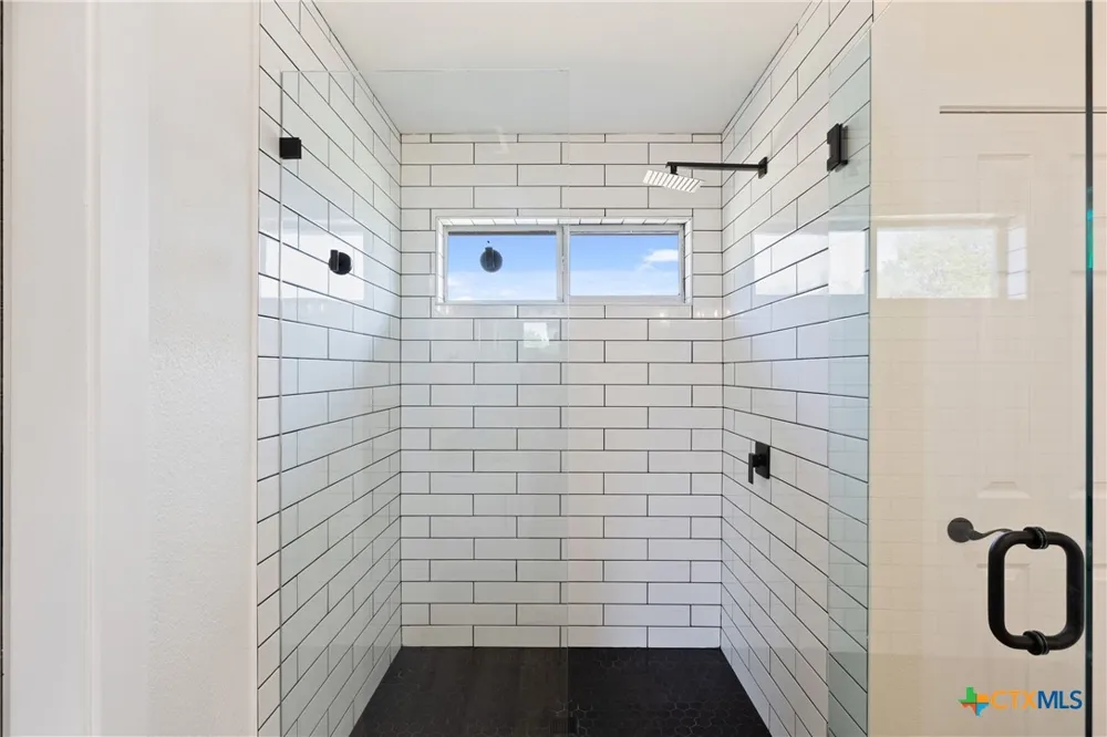 213 Beauchamp Road Dripping Springs, TX 78620