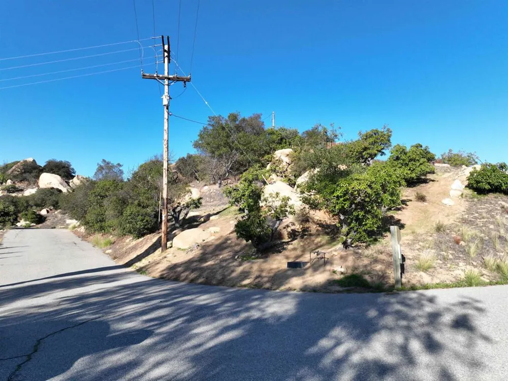 Rainbow Peaks Trail Fallbrook, CA 92028