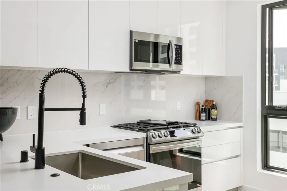 118 Astronaut Ellison S Onizuka Street #710 Los Angeles, CA 90012