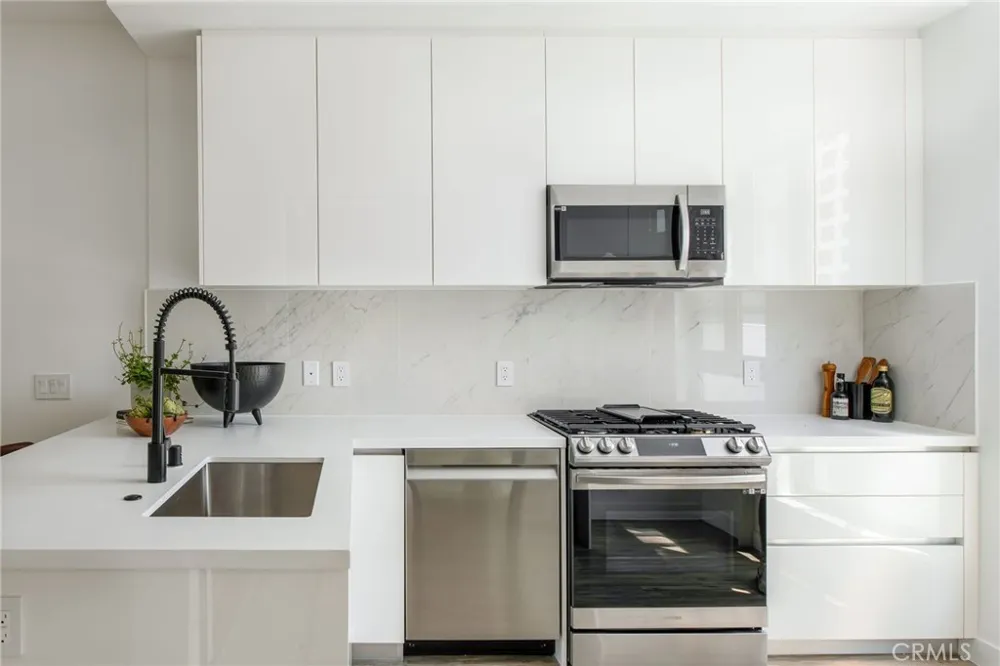 118 Astronaut Ellison S Onizuka Street #710 Los Angeles, CA 90012