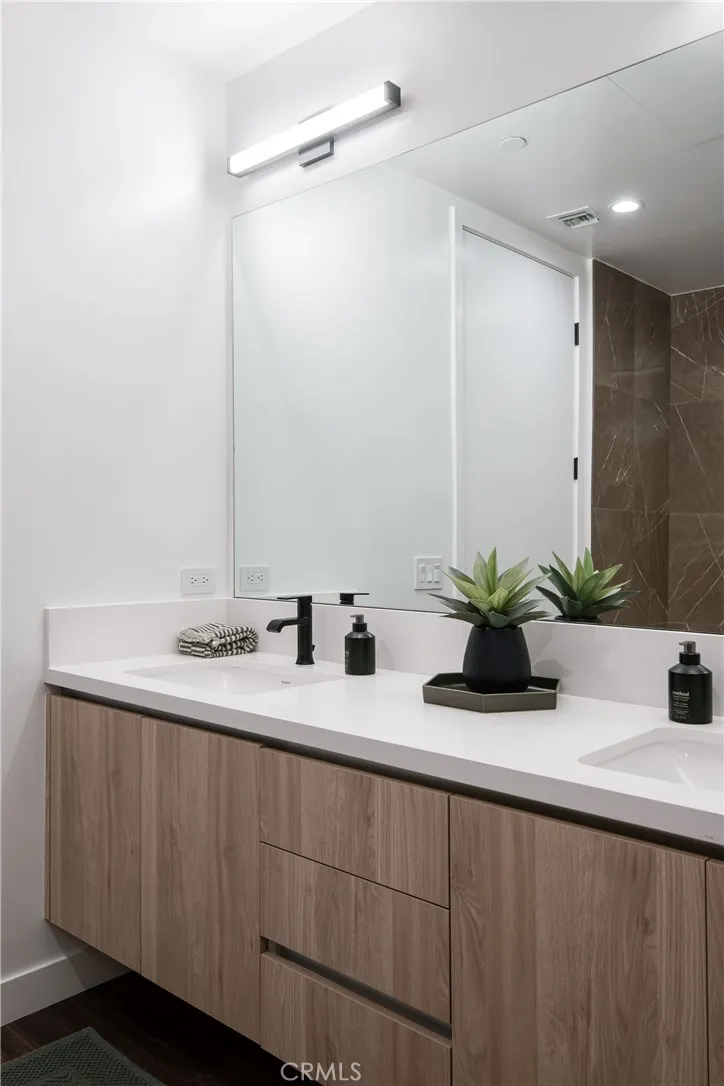 118 Astronaut Ellison S Onizuka Street #710 Los Angeles, CA 90012