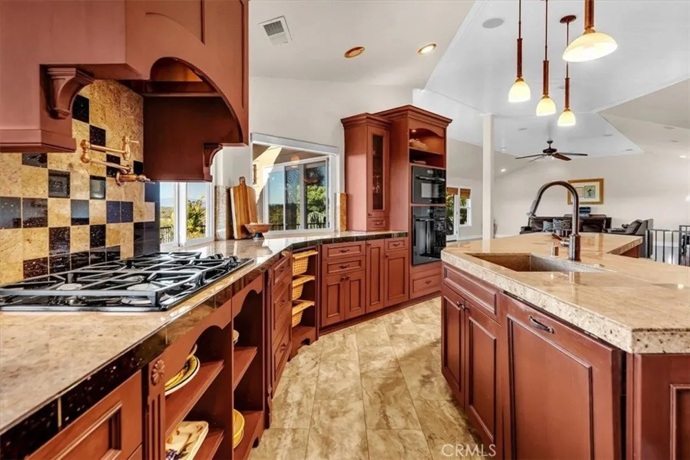 14805 Hilltop Drive Red Bluff, CA 96080