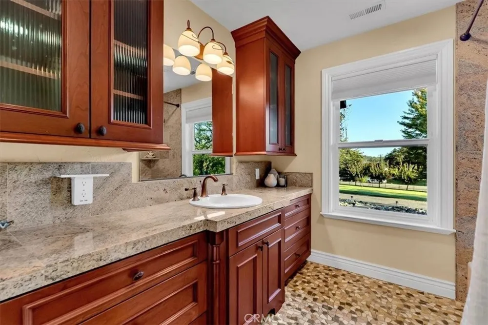 14805 Hilltop Drive Red Bluff, CA 96080