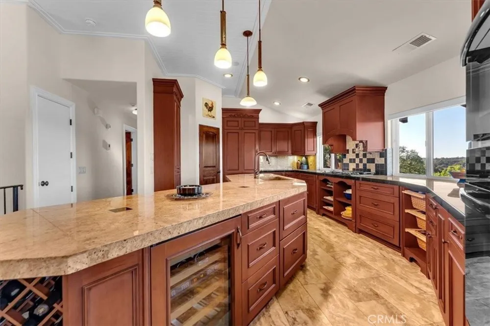 14805 Hilltop Drive Red Bluff, CA 96080