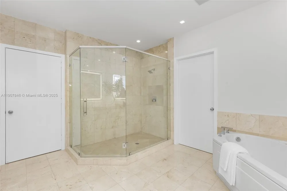 808 Brickell Key Dr #3901 Miami, FL 33131