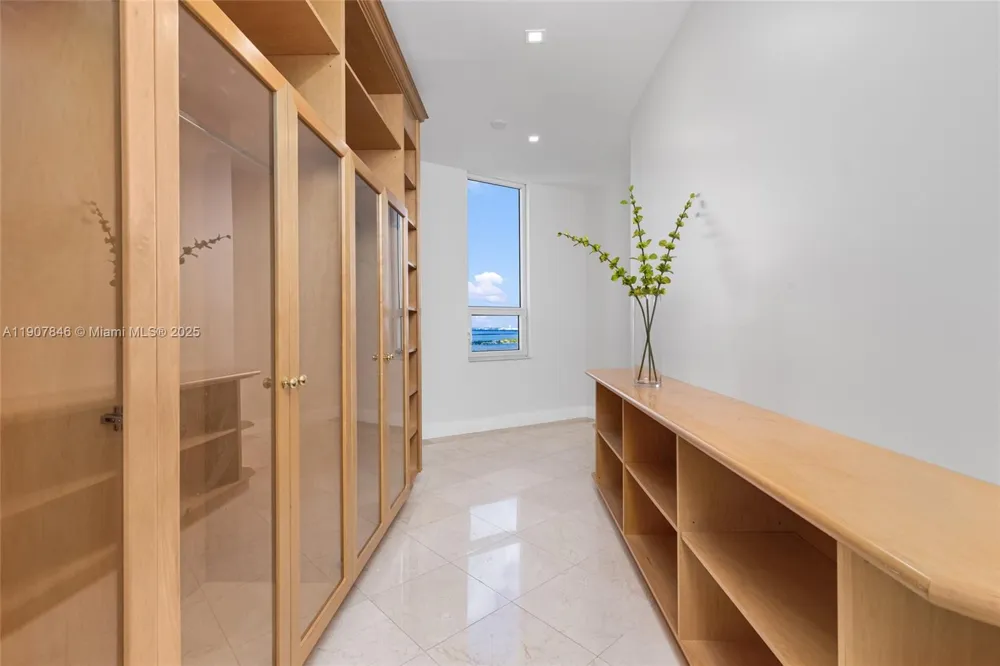 808 Brickell Key Dr #3901 Miami, FL 33131