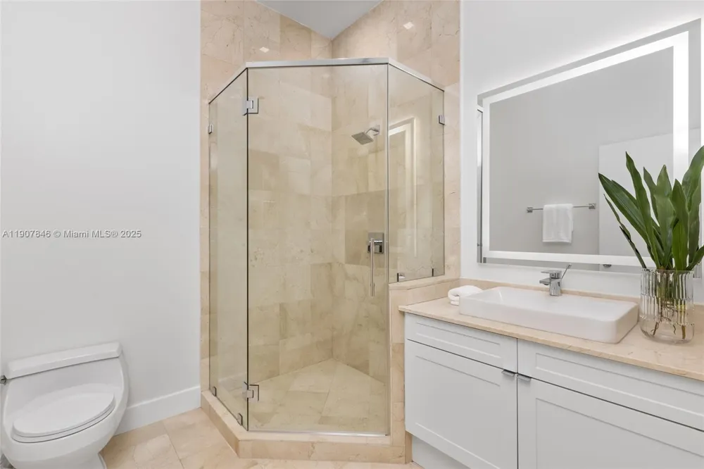 808 Brickell Key Dr #3901 Miami, FL 33131