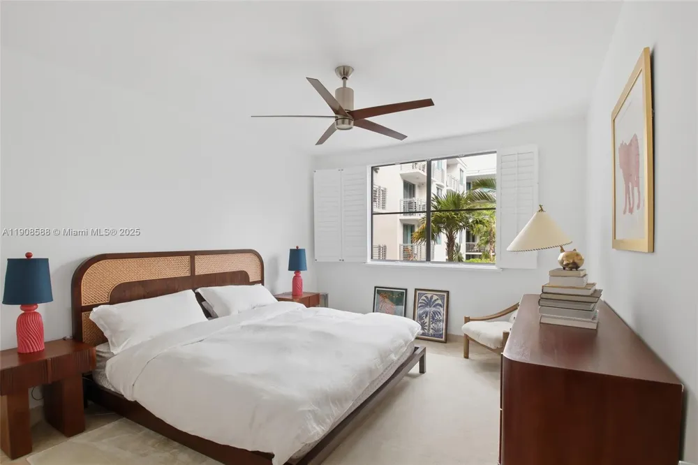 110 Washington Ave #2420 Miami Beach, FL 33139