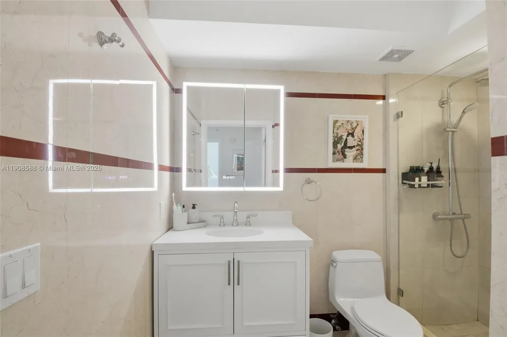 110 Washington Ave #2420 Miami Beach, FL 33139