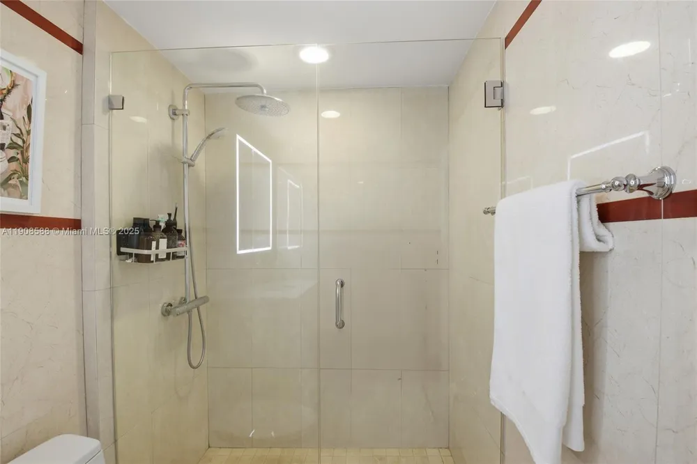 110 Washington Ave #2420 Miami Beach, FL 33139