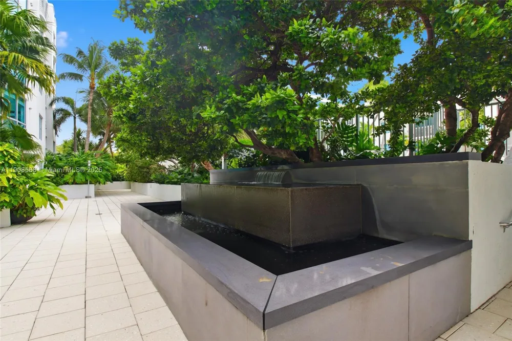 110 Washington Ave #2420 Miami Beach, FL 33139