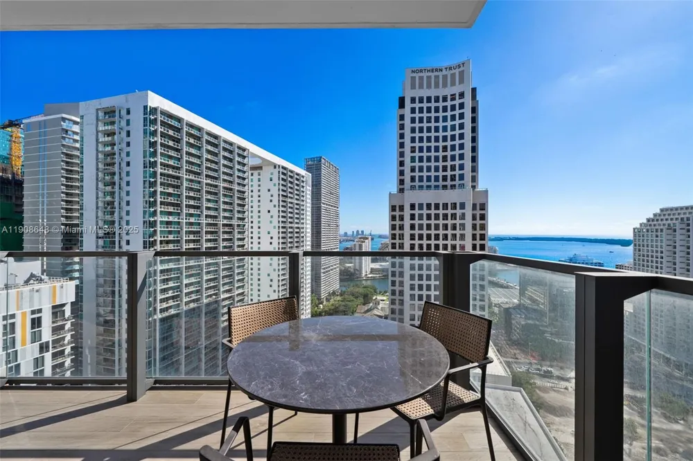 68 SE 6th St #2505 Miami, FL 33131